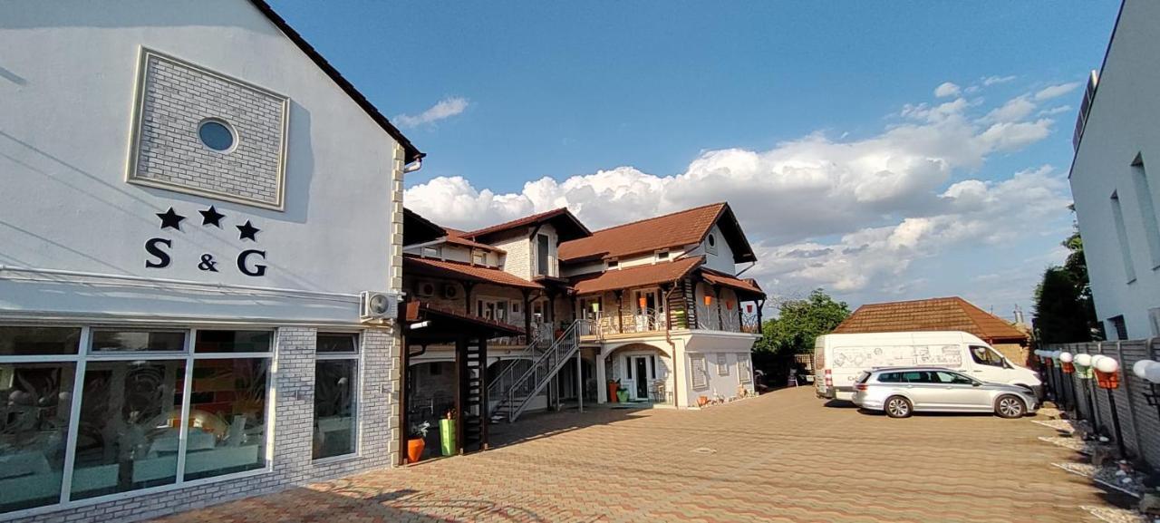 Pensiunea Sergiu & Geanina Arad Exterior foto