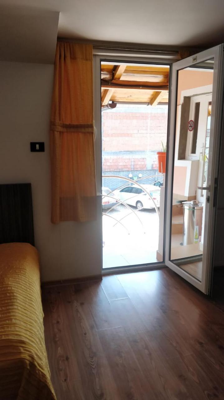 Pensiunea Sergiu & Geanina Arad Exterior foto
